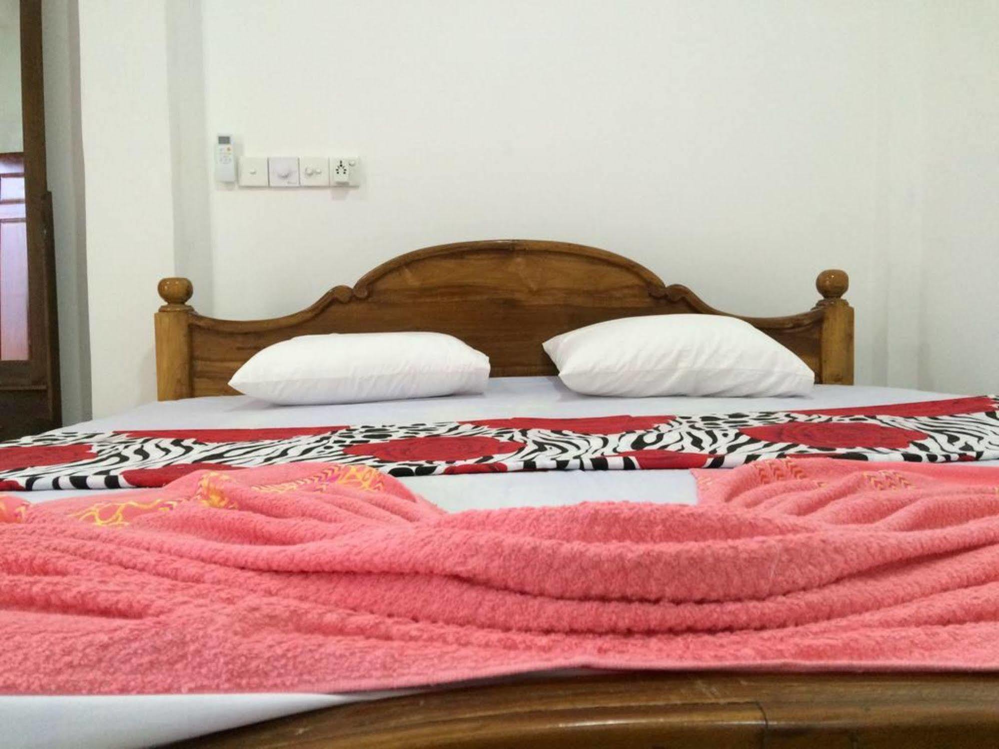 Sun Rest Mirissa Hotel Banduramulla Buitenkant foto